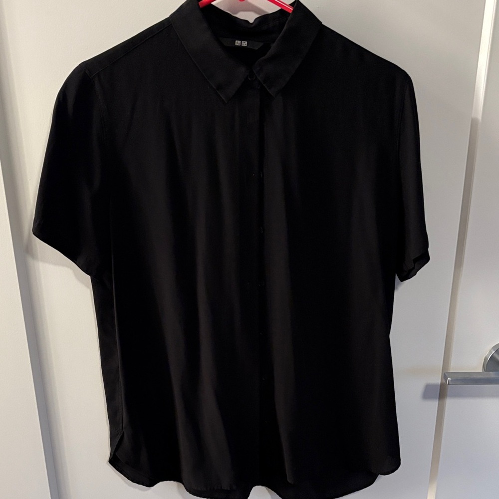 Uniqlo Women's Black Short Sleeve Blouse